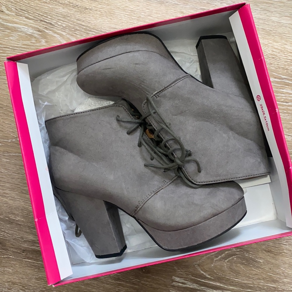 Mix No 6 | M-Galant | Faux Suede Gray Booties